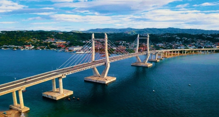 JEMBATAN MERAH PUTIH: IKON MODERN PENGHUBUNG GALALA-POKA