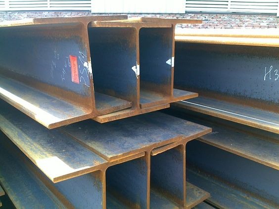 APLIKASI BESI WF SEBAGAI BALOK INDUK (GIRDER): DARI PERHITUNGAN HINGGA PEMASANGAN