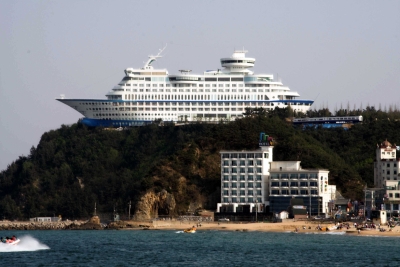 THE SUN CRUISE RESORT: PENGALAMAN BERLIBUR DI KAPAL PESIAR MEWAH DI DARATAN