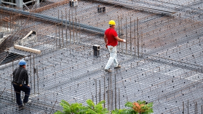 PEMASANGAN WIREMESH PADA LANTAI BANGUNAN BERTINGKAT: KOKOH DAN AMAN DI SETIAP LEVEL