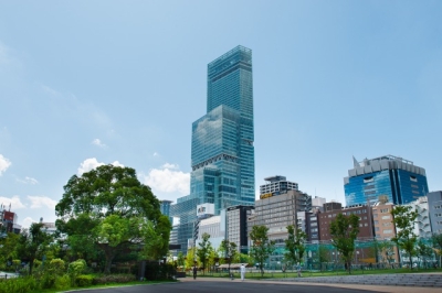 ABENO HARUKAS: MAHAKARYA VERTIKAL DI PUSAT OSAKA