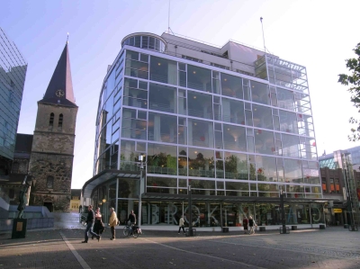 GLASPALEIS: MAHAKARYA ARSITEKTUR MODERNIS DI HATI HEERLEN
