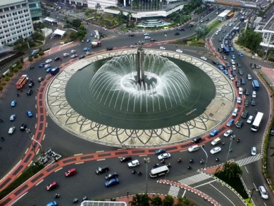 IKON JAKARTA : SEJARAH DAN FAKTA MENGENAI BUNDARAN HI DAN MONUMEN SELAMAT DATANG JAKARTA